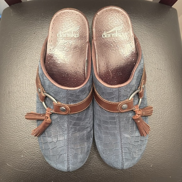 Dansko Sandi Blue Suede Platform Clogs with Brown Tassels - Picture 3 of 4